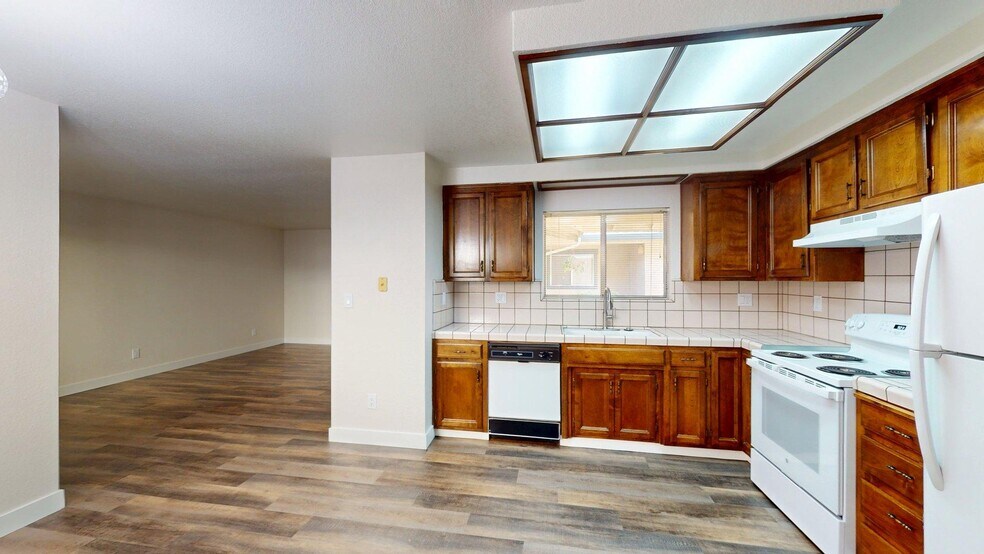 Building Photo - 173 Wayside Dr