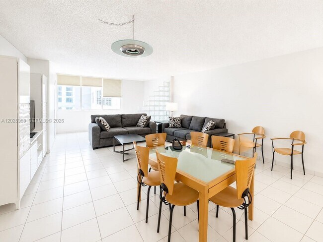 Building Photo - 5005 Collins Ave