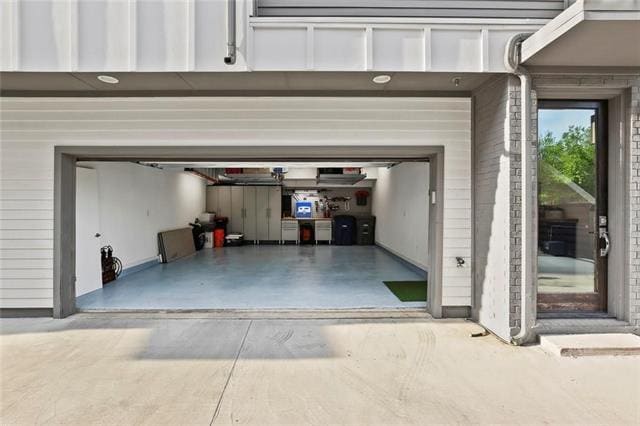 Building Photo - 1911 Summit Ave