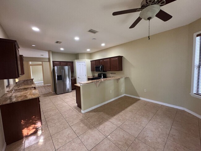 Building Photo - Luxury Living in SummerGlen – Updated 3-Be...