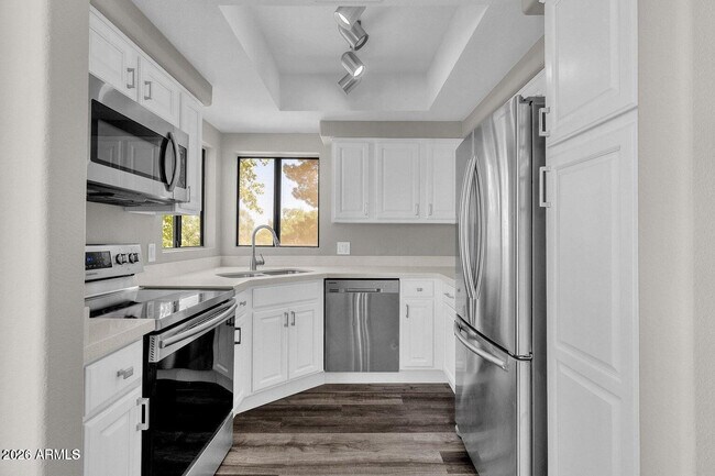 Building Photo - 7008 E Gold Dust Ave