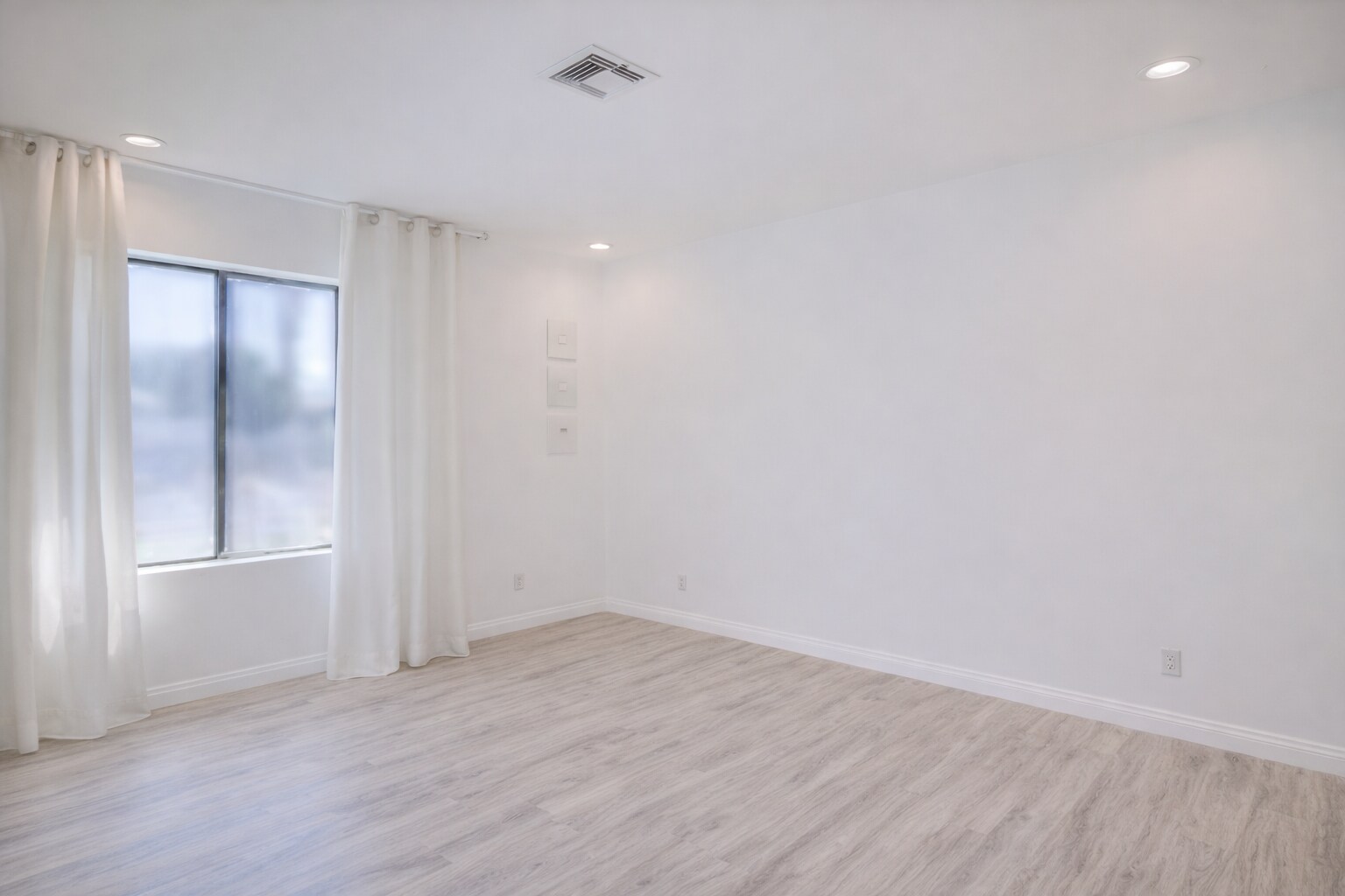 Building Photo - 1966 Rockledge Dr