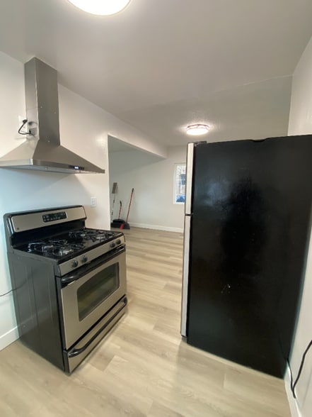 Building Photo - 1515-1515 E 20th St