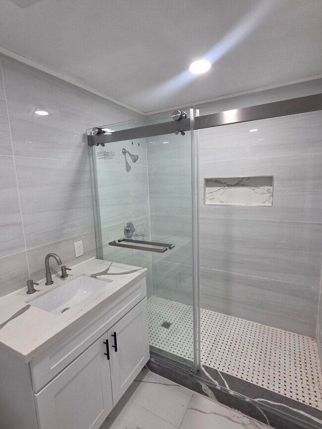 Building Photo - 52641 Avenida Martinez