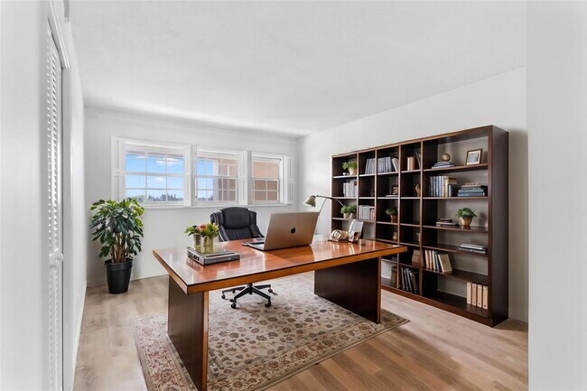 Building Photo - 2671 S Course Dr