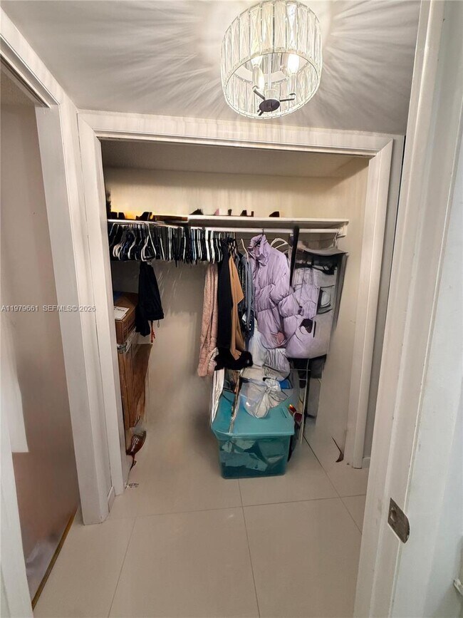 Building Photo - 6039 Collins Ave