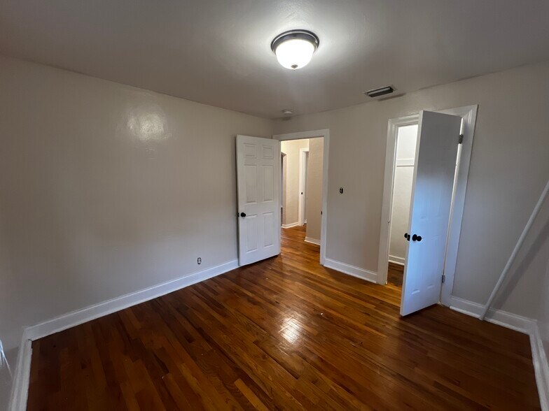 Building Photo - 3730 3rd Ave N