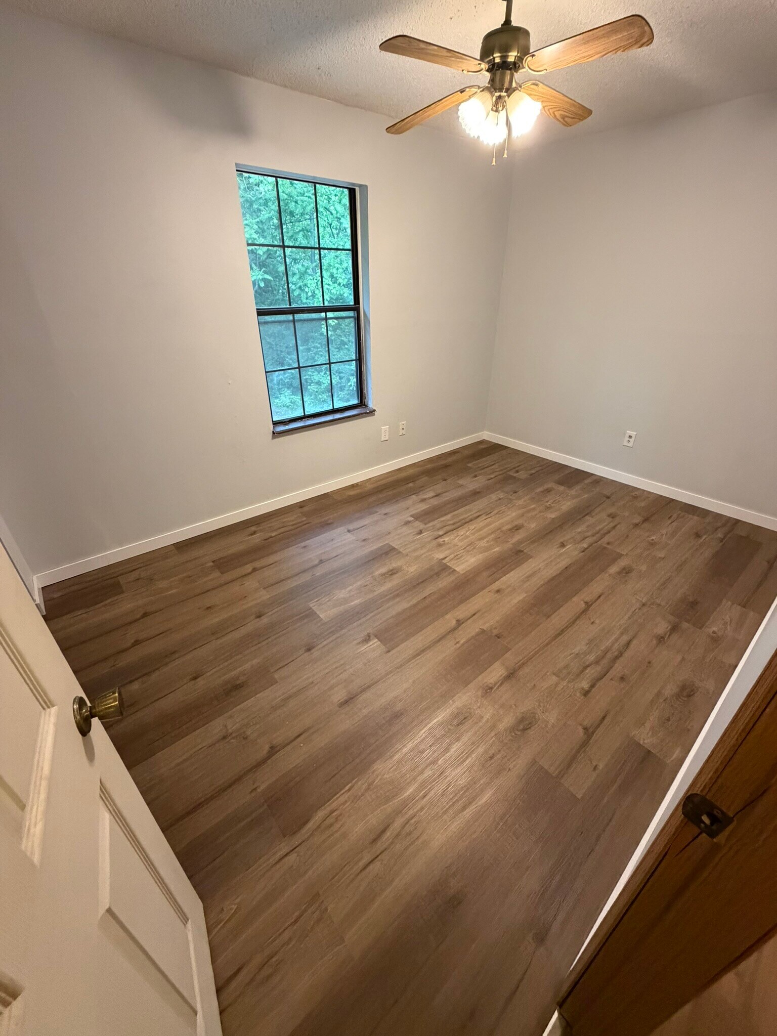 Second Bedroom - 1002 Cherokee St