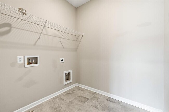 Building Photo - 156 Round Pond Dr