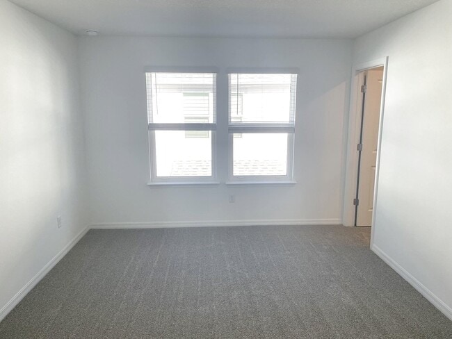 Building Photo - 4421 Jetty Ln NE