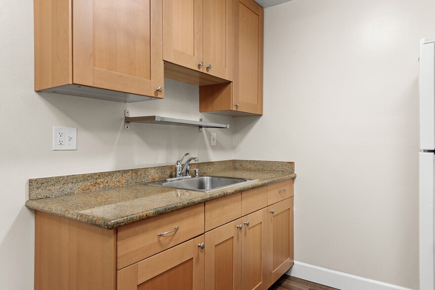 Building Photo - 2555 Sir Francis Drake Blvd