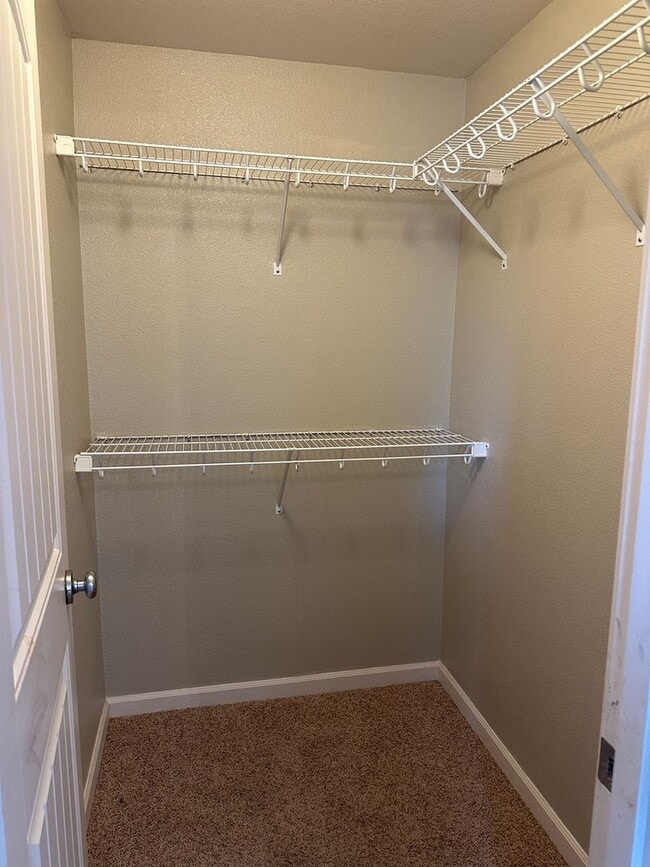 Building Photo - Extra Large Home For Rent, 4 Bedrooms! NEW...