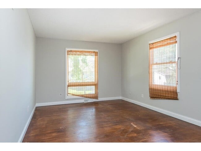 Building Photo - 2173 Glenridge Ave