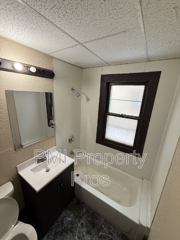 Building Photo - 2320 N 44th St