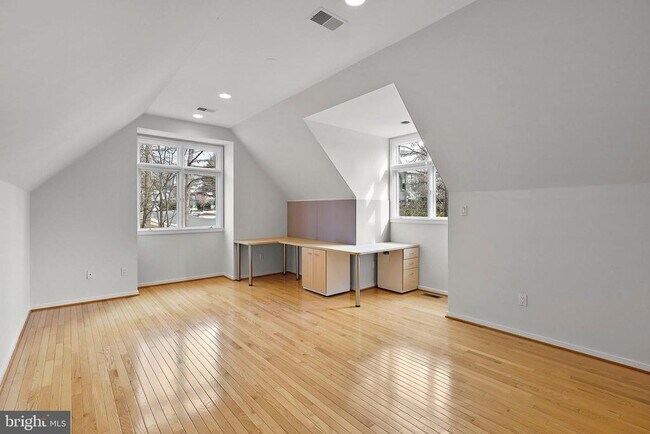 Building Photo - 1460 Waterfront Rd