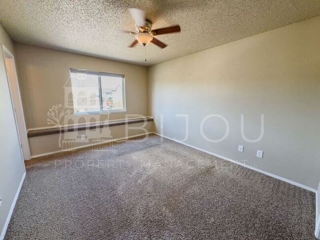 Building Photo - 850 Marshall Dr