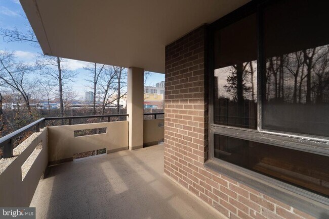 Building Photo - 1808 Old Meadow Rd