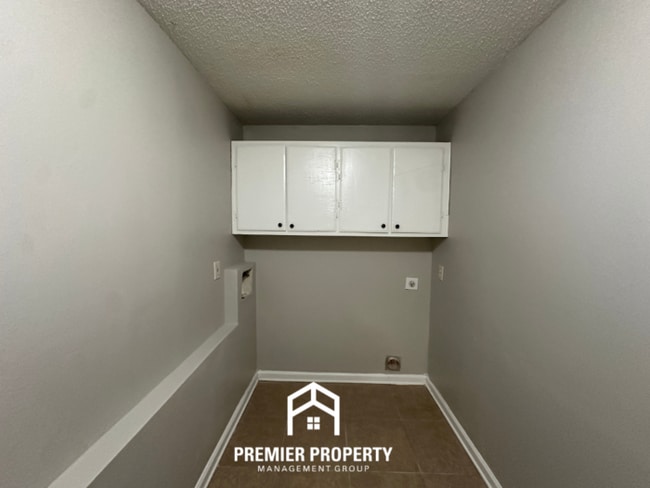 Building Photo - 5599 Sweet Gum Dr