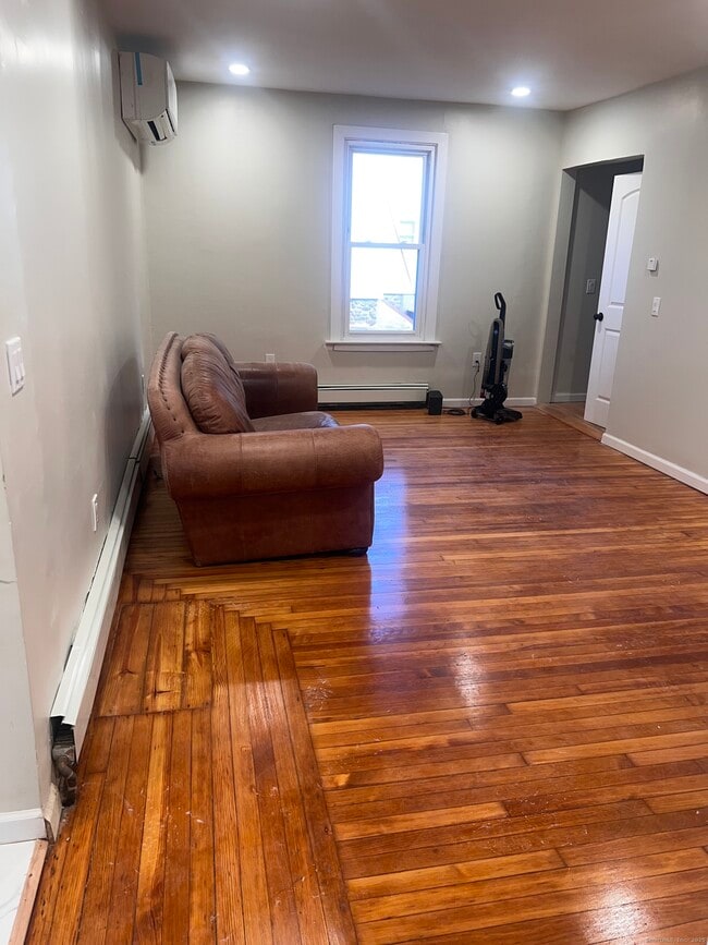 Building Photo - 121 Pond Lily Ave