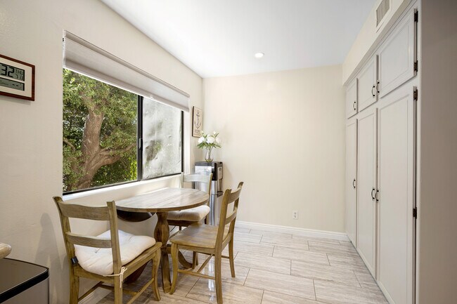 Building Photo - 3924 Park Pl