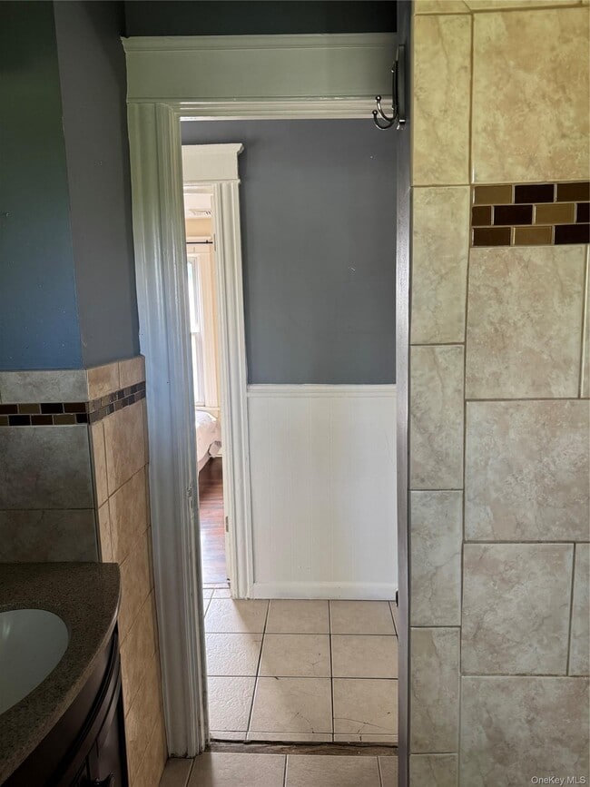 Building Photo - 9 Bartlett St