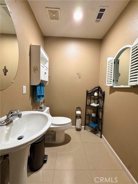 Building Photo - 14115 Desert Rose St