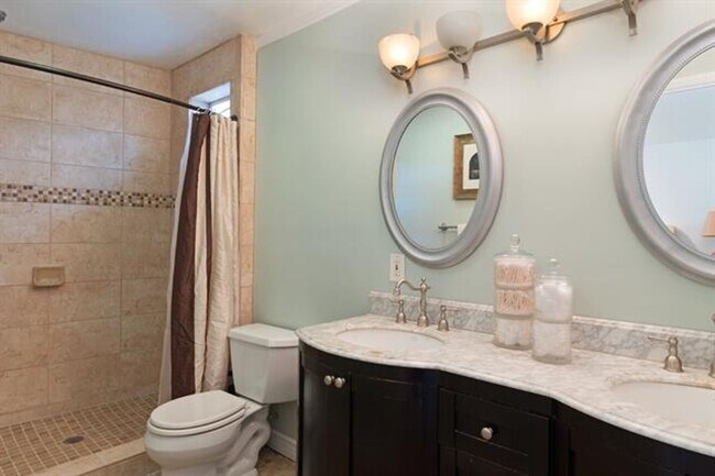 Building Photo - Lovely & Spacious Clairemont Home!  3BD/2BA w/ Pool & Hot Tub! Only - $5,495/mo