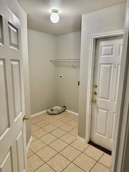 Building Photo - 15309 Kamary Ln