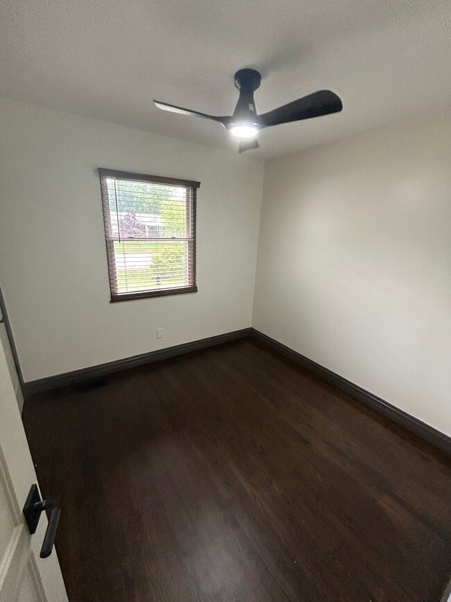 Building Photo - 9610 Britannia Ct