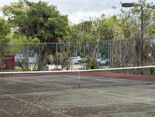 Building Photo - 2826 S University Dr