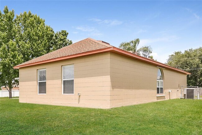Building Photo - 817 Albi Ct