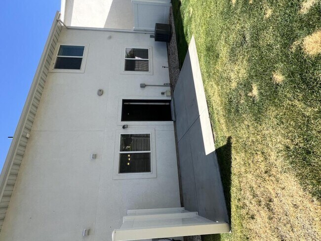 Building Photo - 310 E 1500 N St