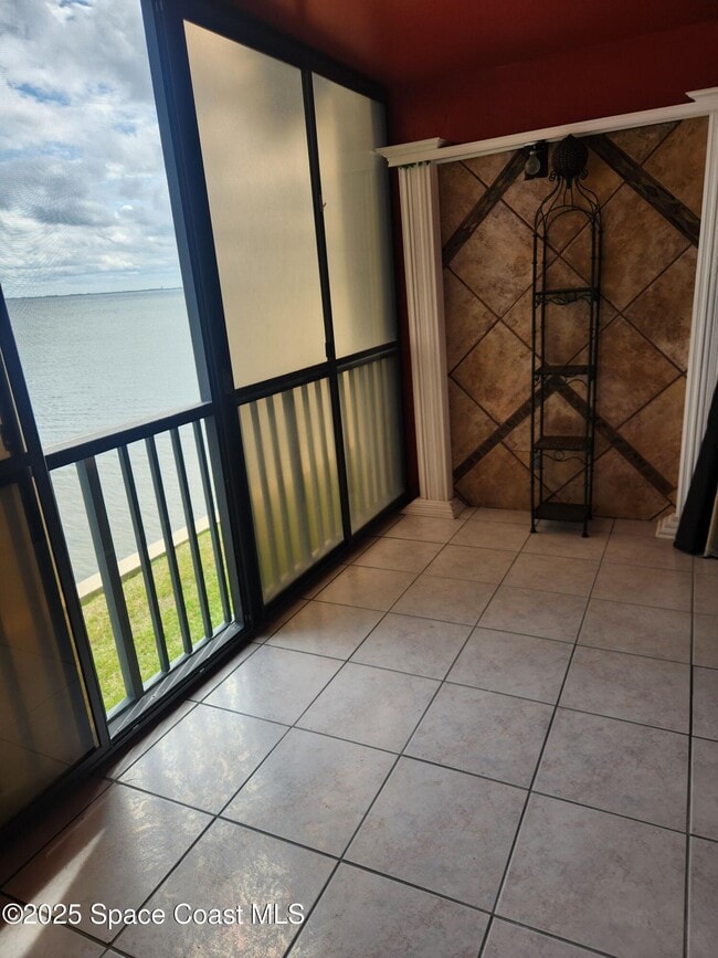 Building Photo - 2469 S Washington Ave