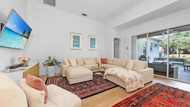 Building Photo - 72 Tall Trees Ct