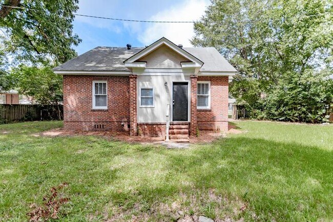 Building Photo - Charming 2 Bedroom in Phenix City!
