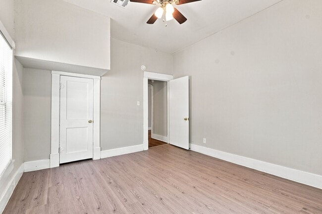 Building Photo - 707 N Gertrude Ave