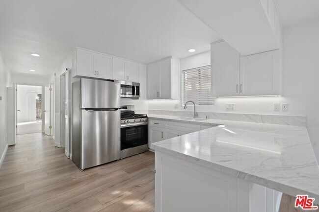 Building Photo - 122 Buccaneer St