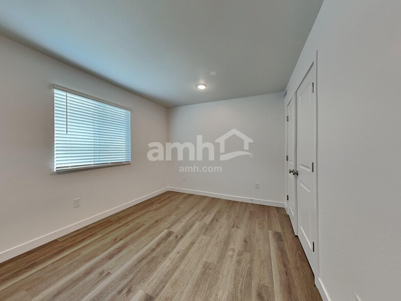 Building Photo - 9746 W Luxton Ln