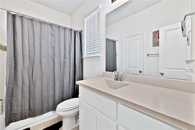 Building Photo - 8157 Mdw Vly Dr