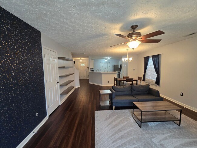 Building Photo - Super Adorable End-Unit Townhome in RTP with Designer Flair!