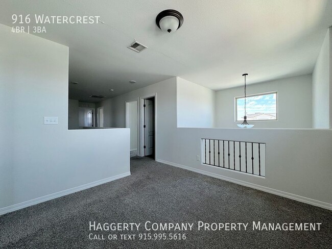 Building Photo - 916 Watercrest-