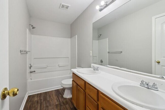Building Photo - Fantastic 3bd/2.5ba home! Let yourself in!