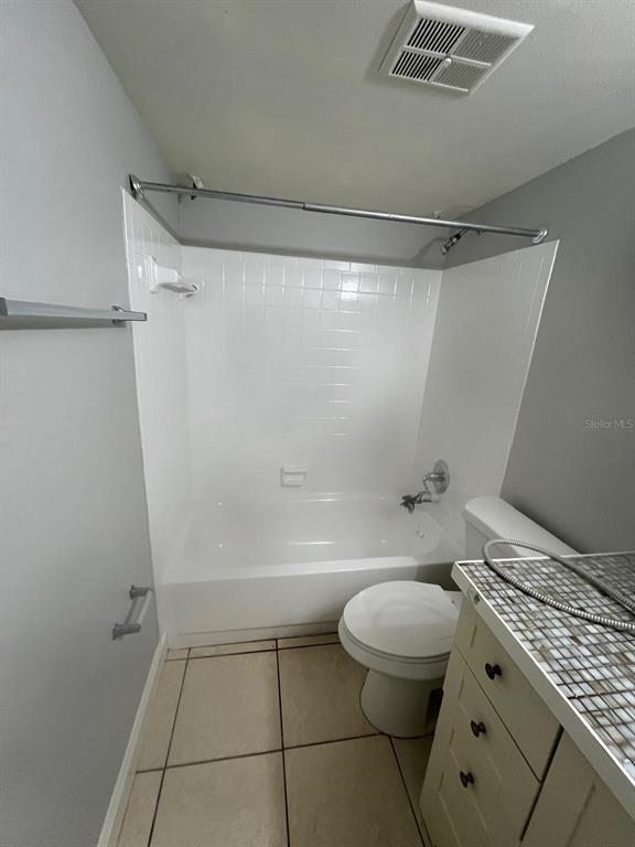 Building Photo - 588 Orange Dr