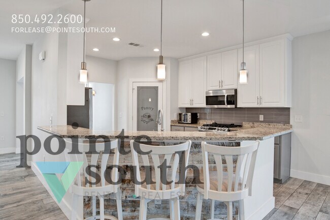 Building Photo - 16262 Tarpon Dr