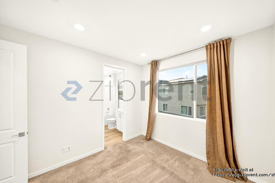 Building Photo - 27578 Manzanita Wy