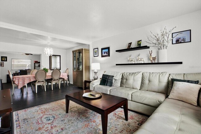 Building Photo - 6504 Lenore Dr