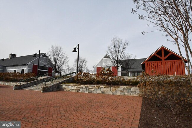 Building Photo - 2105 Hemlock Bay Rd