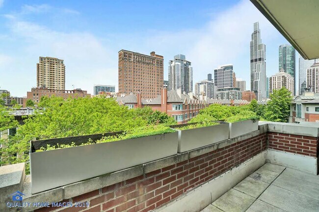 Building Photo - 1501 S Prairie Ave