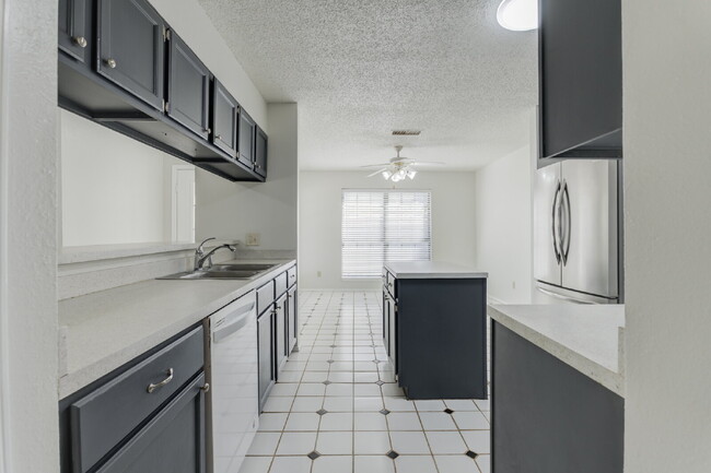 Building Photo - Cozy, Freshly Updated 3-bedroom 2-bathroom...