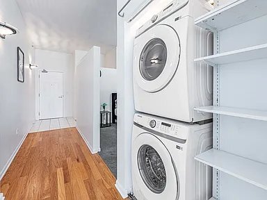 Building Photo - 340 W Superior St